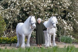 Kraljica Elizabeta slavi 96. rođendan - za jubilej dobila Barbiku