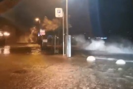 Stigla "Jadranka", poplavljene rive, letjeli suncobrani