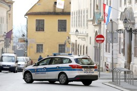 Dvoje povrijeđenih u slijetanju automobila u kanal kod Nove Gradiške