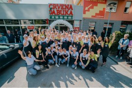 Crvena jabuka market stigao u Tuzlu