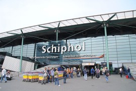 Haos na aerodromu u Amsterdamu: Letovi otkazani, putnici se žale na ...