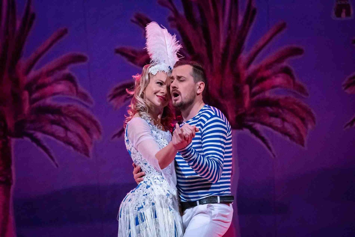 Opereta "Mala Floramye" na sceni NPS