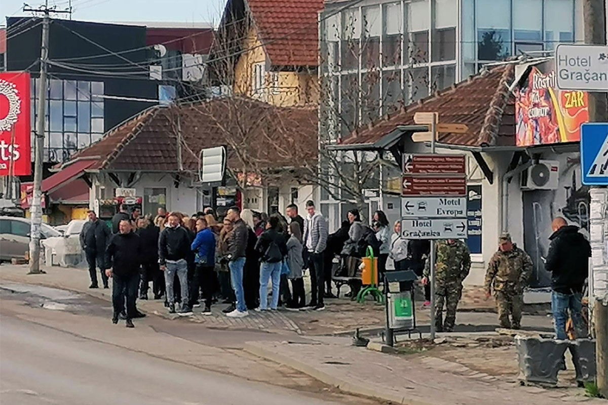 Organizovanim prevozom Srbi odlaze na birališta u centralnu Srbiju