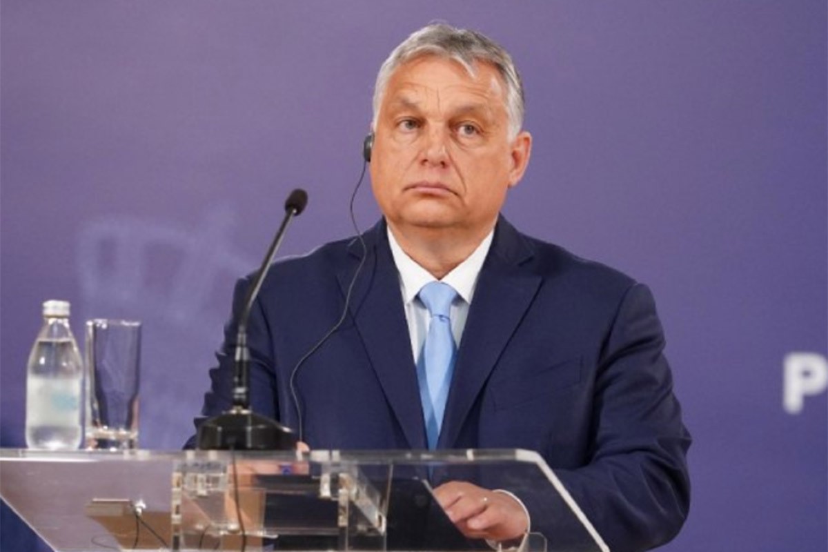 Orban glasao u društvu supruge