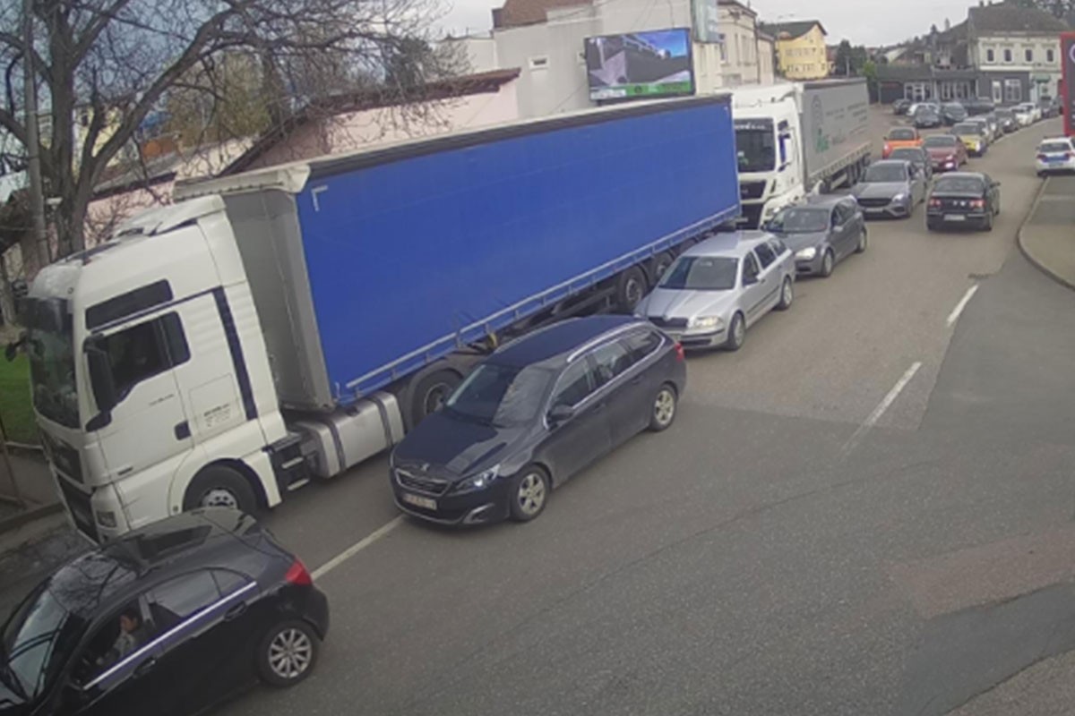 Pojačan saobraćaj izlazu iz BiH prema Hrvatskoj