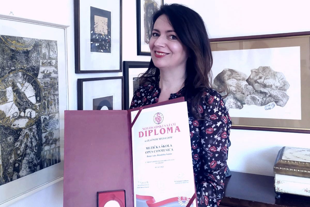 Zlatna medalja muzičkoj školi "Opus conmusica"