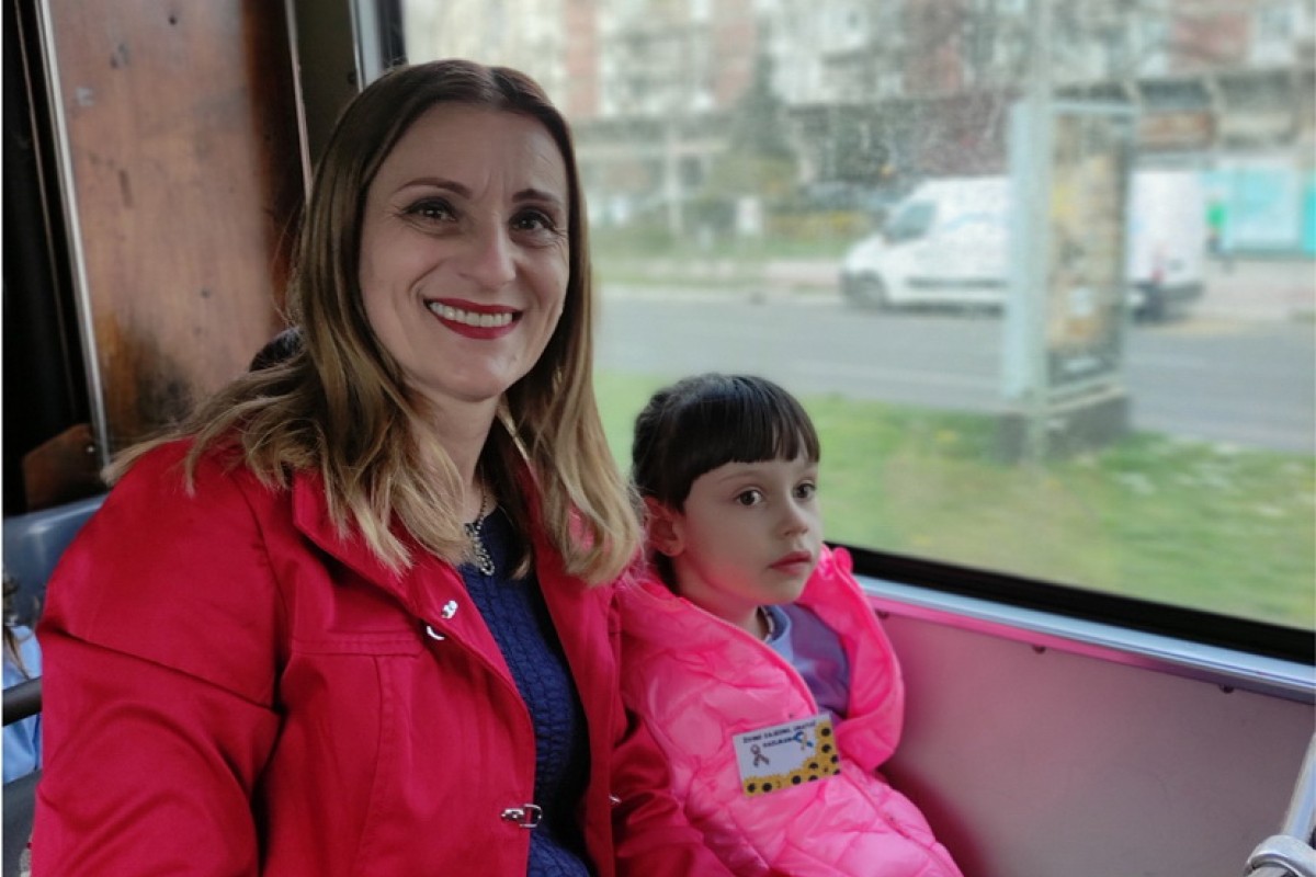 Mališani "Mora Nade" u vožnji tramvajem sa premijerom KS