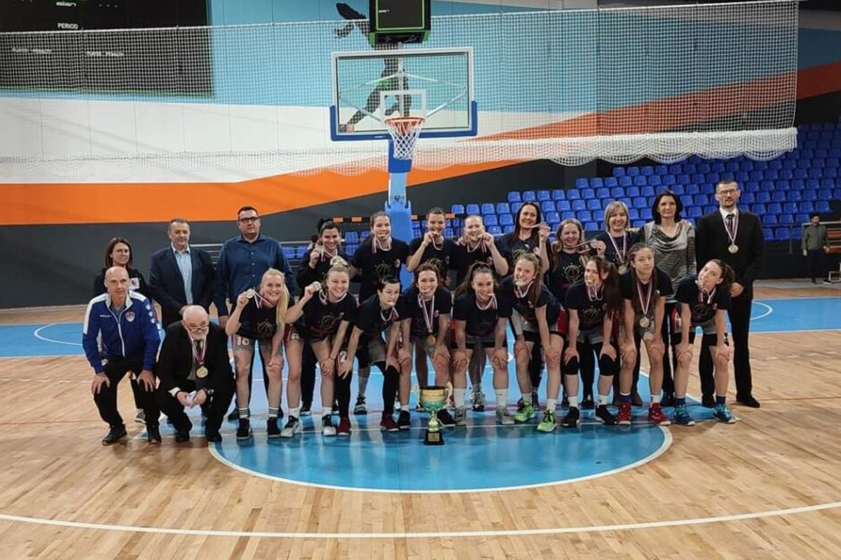 Gradiška slavi šampionke, košarkašice Kozare prvakinje Republike Srpske