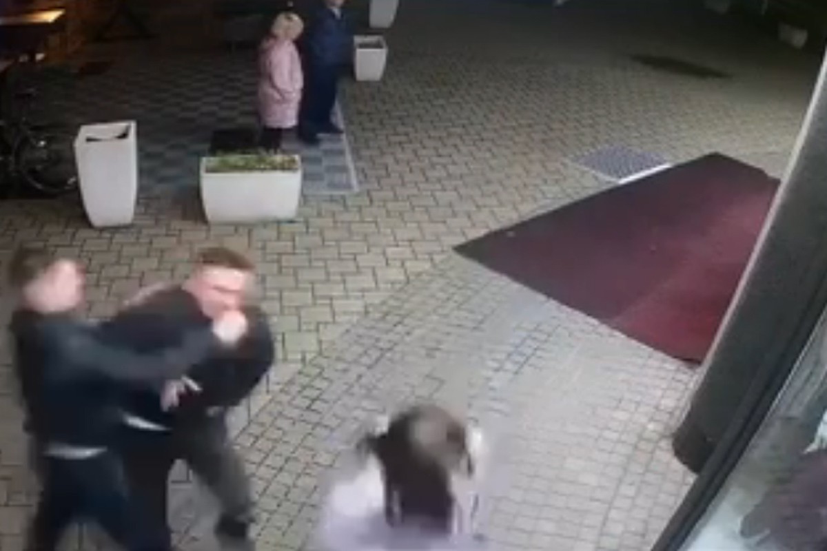 Kamere snimile kako Banjalučanin premlaćuje mladića  (UZNEMIRUJUĆI VIDEO)