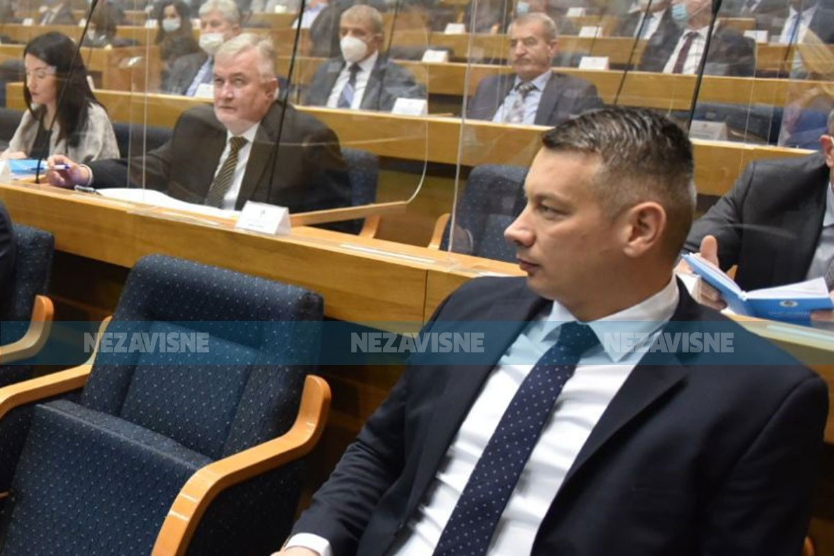 Nešić: Obrazloženje za sankcije kao da je pisano u centrali SDA