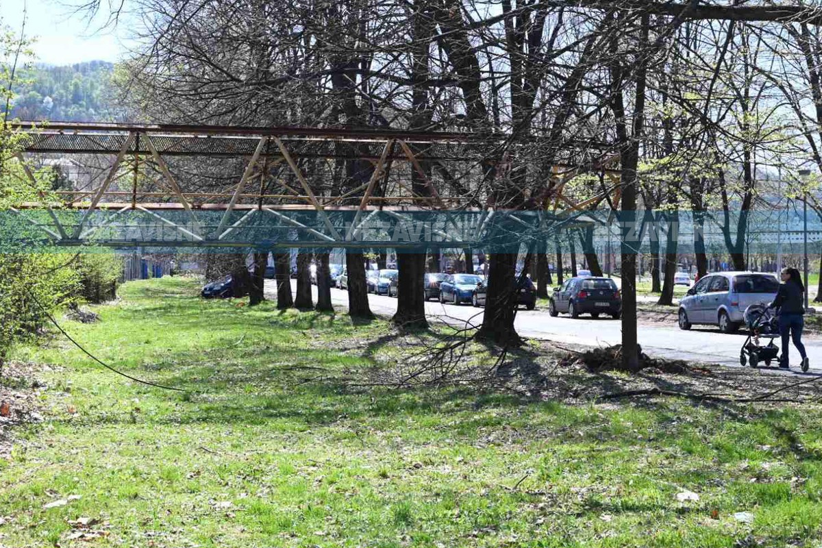 Srušio se kran u Banjaluci, povrijeđena jedna osoba