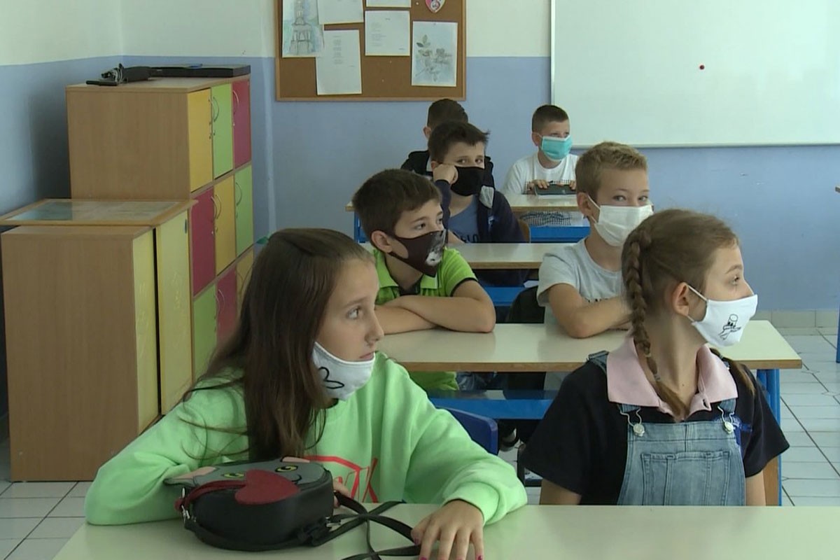 Sve manje prvačića, upitan opstanak pojedinih škola