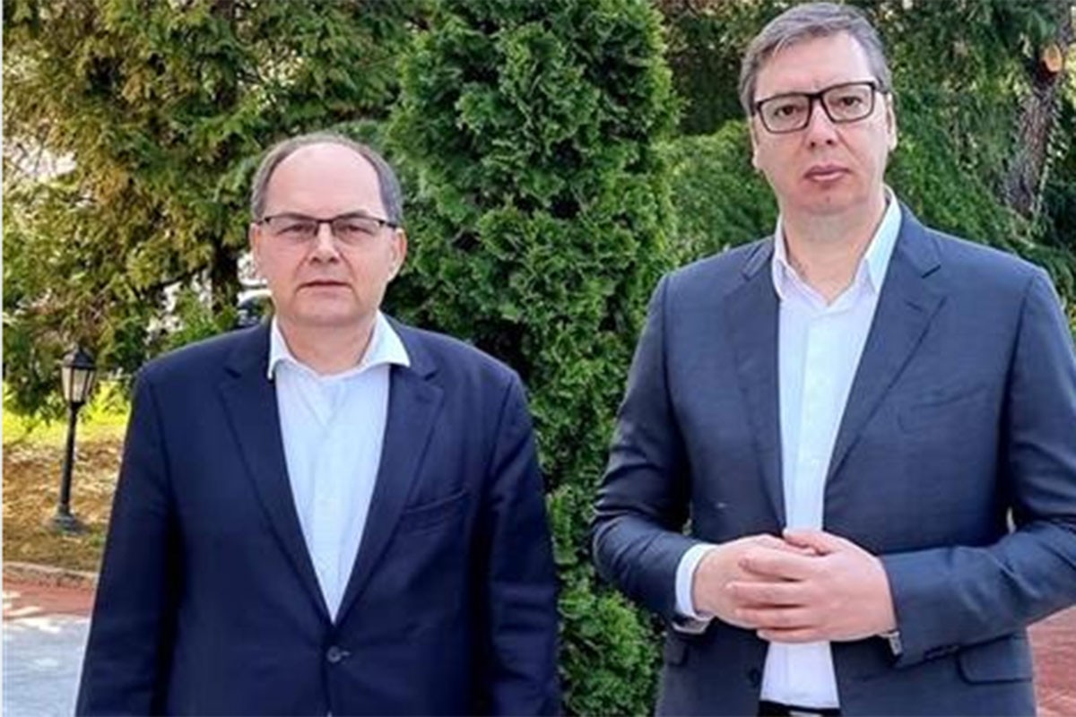 Vučić Šmitu: Vaše poslednje odluke ne doprinose stabilnosti