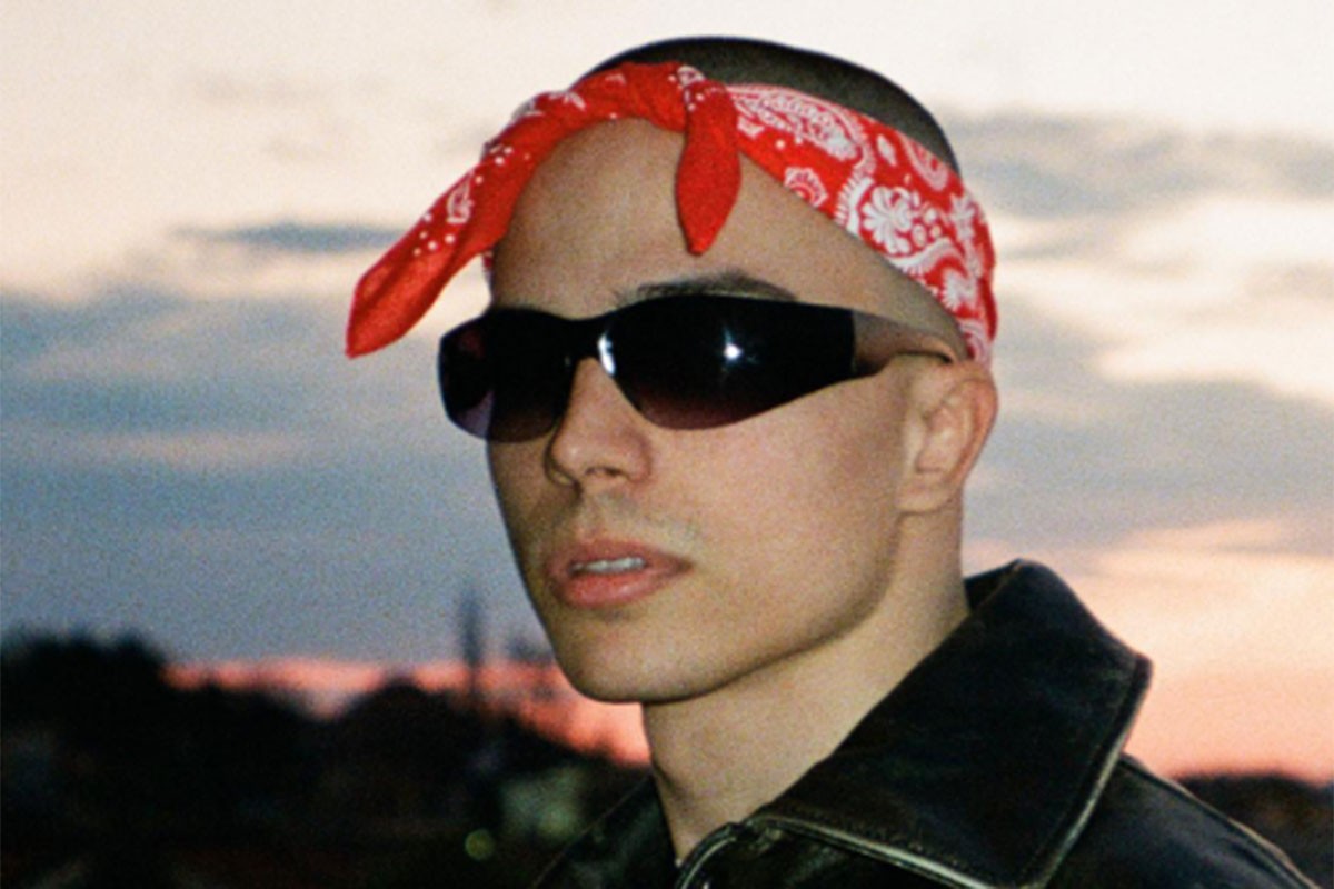 Vojaž pokazao novu djevojku?