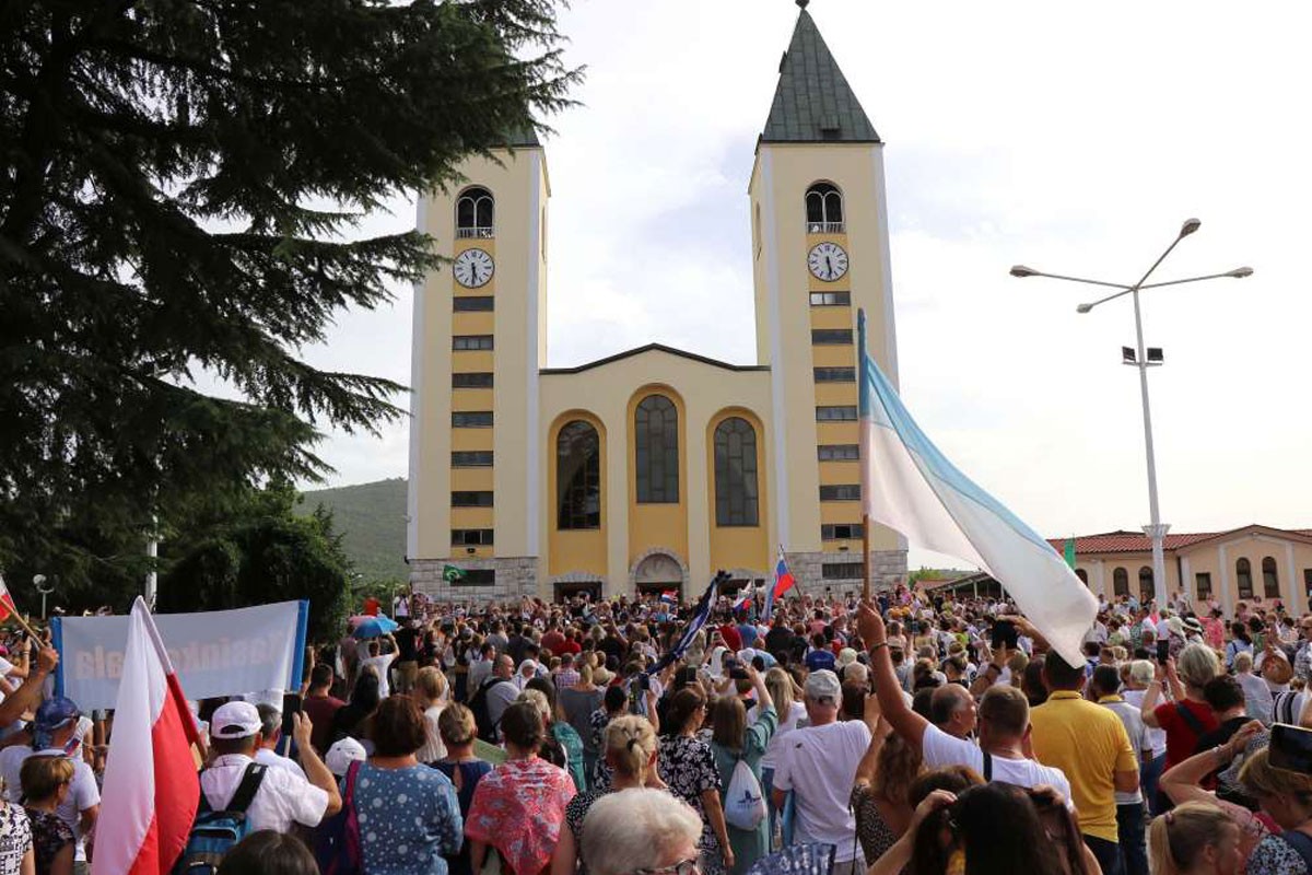 Hiljade hodočasnika iz Evrope i svijeta preplavile Međugorje