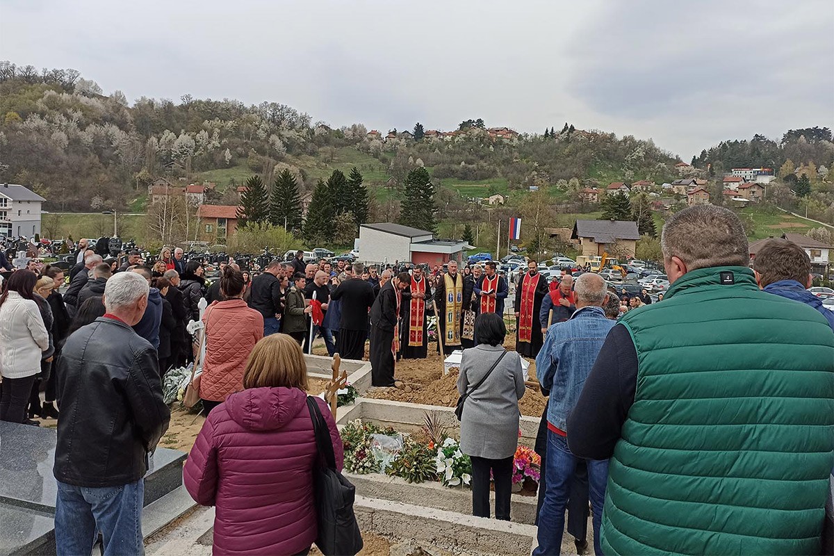 Sahranjena Ivana Bjelogrlić
