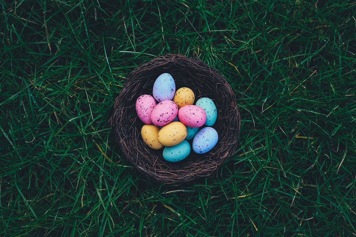 Kako da ofarbate jaja pomoću obične najlon kese