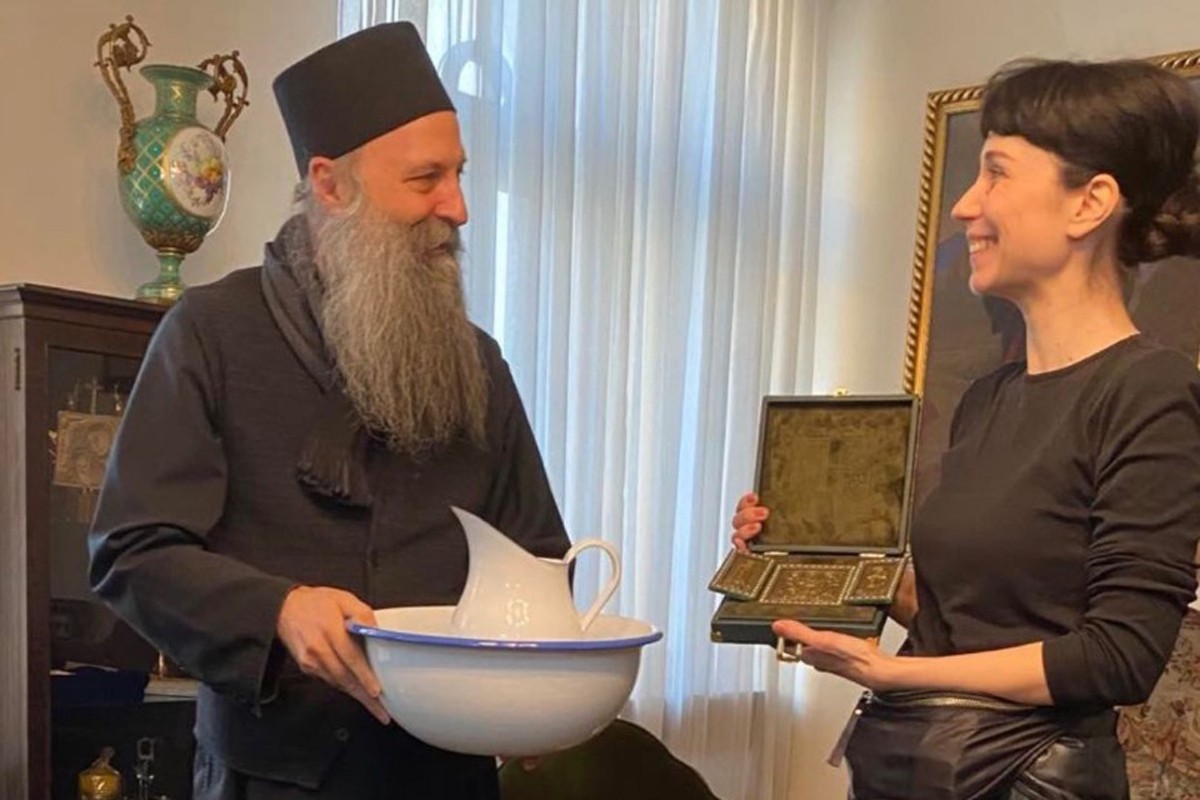 Patrijarh Porfirije i Konstrakta razmijenili poklone