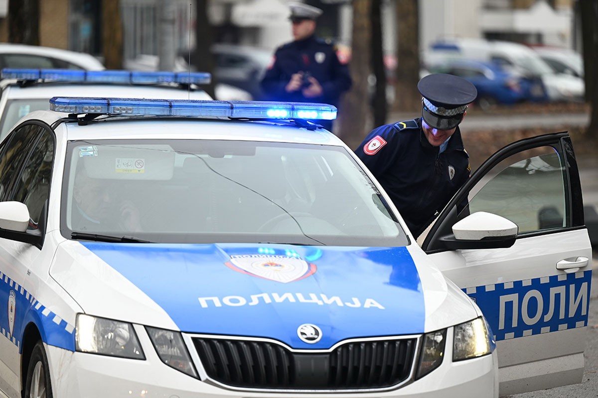 Sedmično jedan napad na policiju, uhapšeno 55 napadača