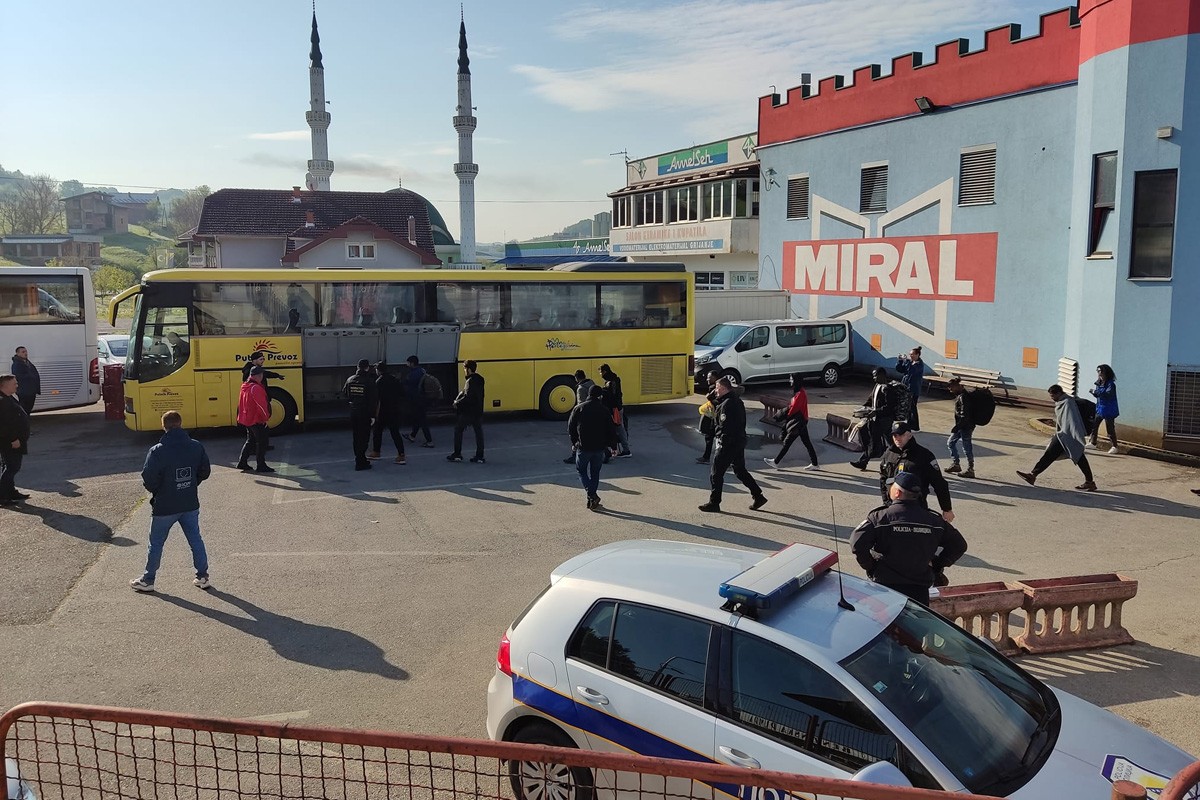 Miral rasformiran, migranti prebačeni u Lipu kod Bihaća
