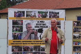 Blicko prikazao novinare kroz 30 godina terena
