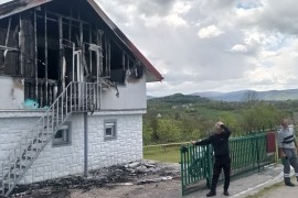 Mještani zasukali rukave, komšiji obnavljaju kuću