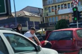 Potukli se zbog saobraćaja, kažnjeni sa po 400 KM