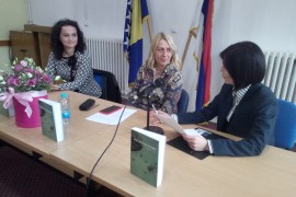 "Zrno šećera u slaniku", roman o razlikama koje spajaju