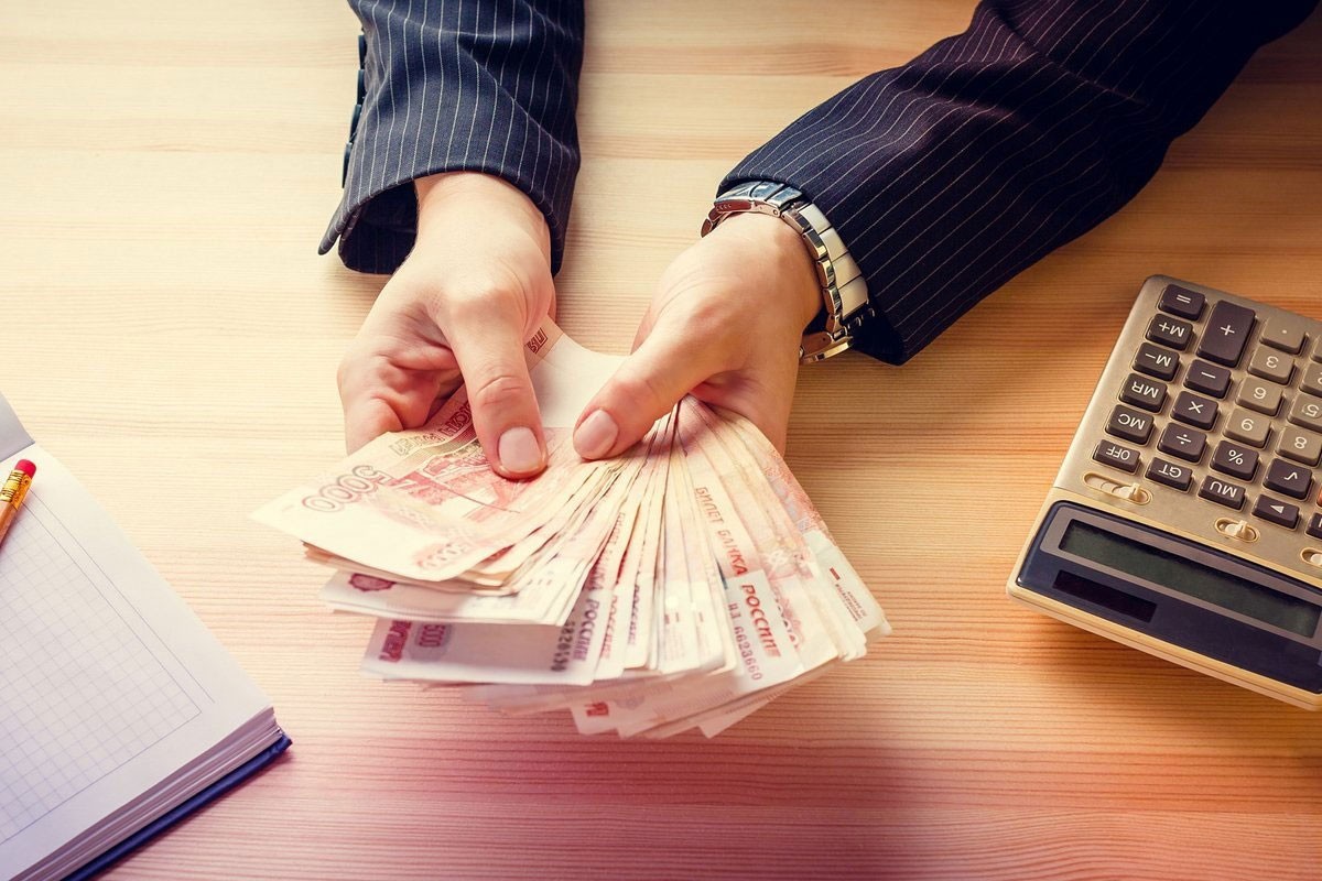 Ruska rublja na dvogodišnjem maksimumu prema dolaru i evru