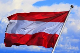 Vrane "napadaju" zdanje austrijskog parlamenta