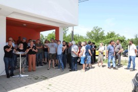 Nadležni se izvinjavaju dok mještani Donjih Kola sakupljaju kišnicu