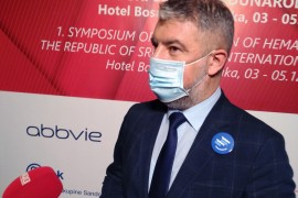 Poziv na petominutnu obustavu rada zbog sankcija Šeraniću