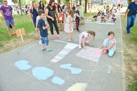 Osnovci oživjeli park crtežima u čast Rafinerije
