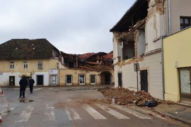 Određen pritvor osumnjičenima za prevare u Petrinji