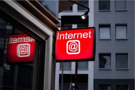 Spomenik Internet Exploreru u Južnoj Koreji postao hit: Zna se ko ga ...