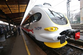 Mašinovođa zakasnio na posao, putnici čekali 80 minuta