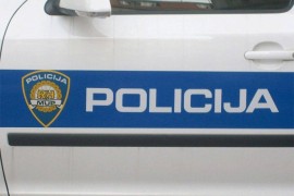 U sudaru motora i poštanskog kombija poginula jedna osoba