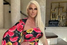 Jelena Karleuša zlatnim "dolarima" prekrila najintimnije dijelove