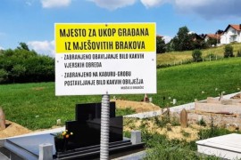Osvanula ploča na groblju: "Mjesto za ukop građana iz mješovitih ...