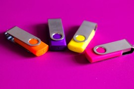 Napio se pa izgubio USB sa podacima stanovnika cijelog grada