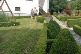 U vrtu pronalaze unutrašnji mir: Bračni par Zulić zaljubljen u ...