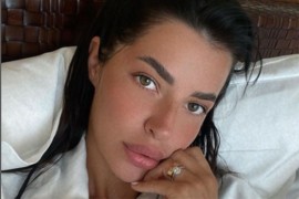 Manekenka Ana Rajković pokazala obline na plaži