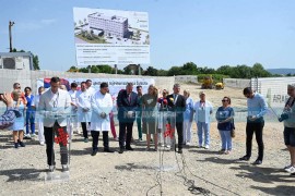 Počela gradnja objekta za maligne bolesti na UKC-u RS vrijednog 56 ...