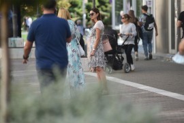 Samo dva odsto građana vjeruje strankama, muče ih životni troškovi