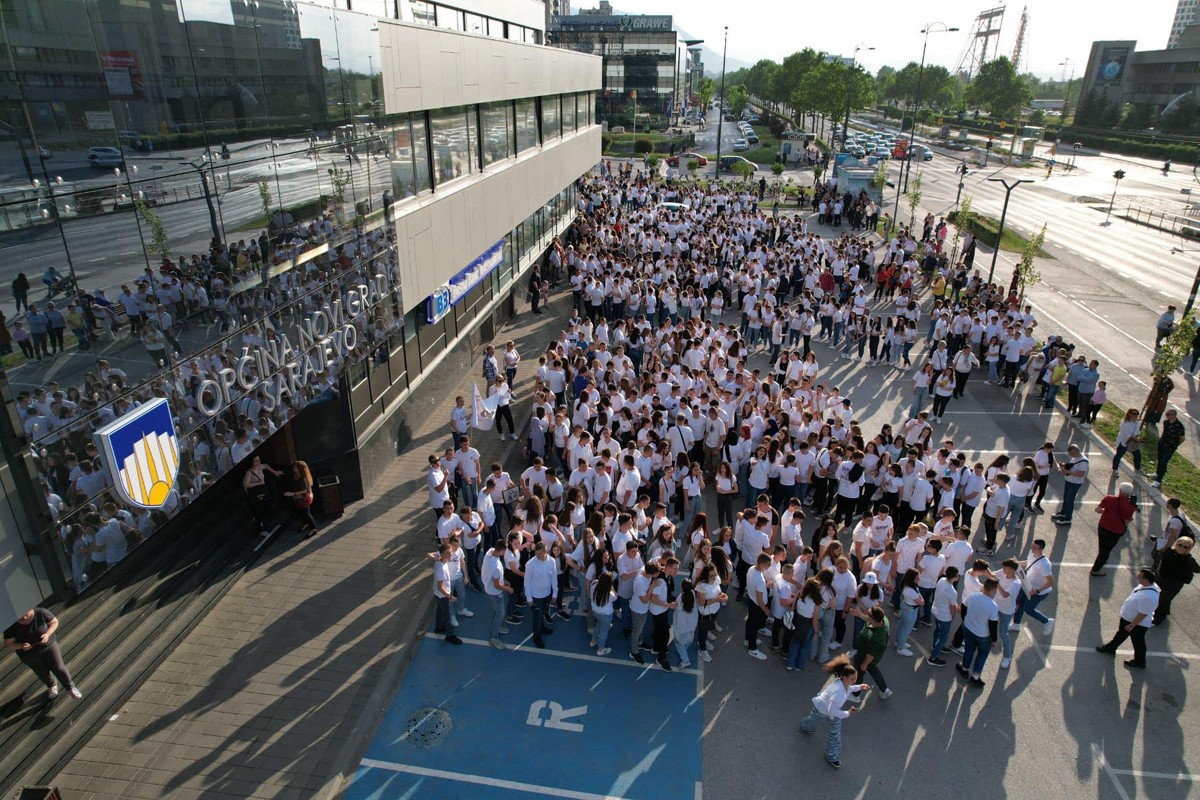 Održan defile 1.000 maturanata u Sarajevu