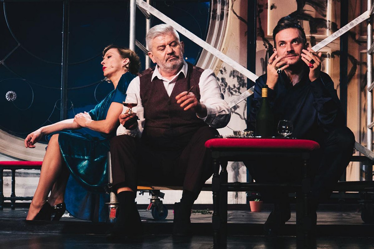 "Kaštel u jezeru" na Teatar festu: Muzička drama u borbi između čežnje i dosade