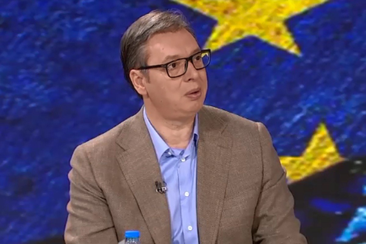 Vučić: Koga vi zavitlavate?!