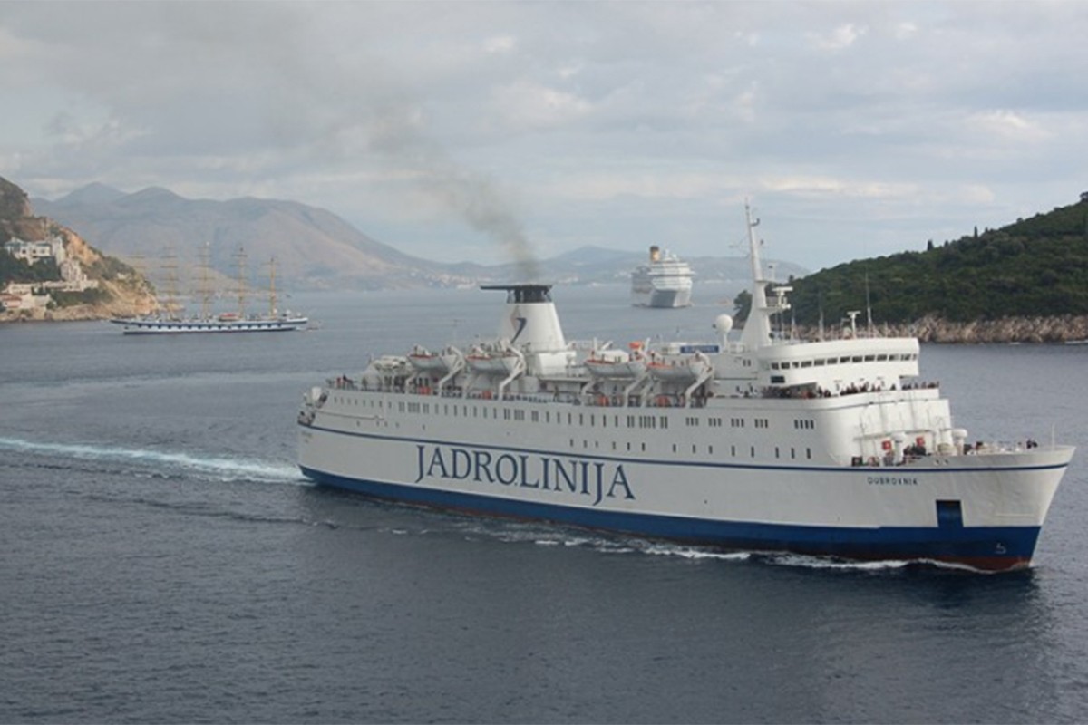 Brodom "Dubrovnik" iz Bara za Bari