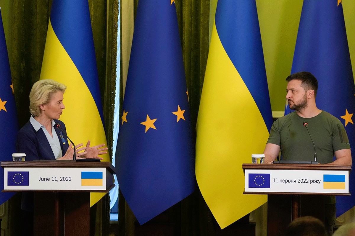 Fon der Lajen Zelenskom: Mišljenje o kandidaturi Ukrajine do kraja iduće sedmice