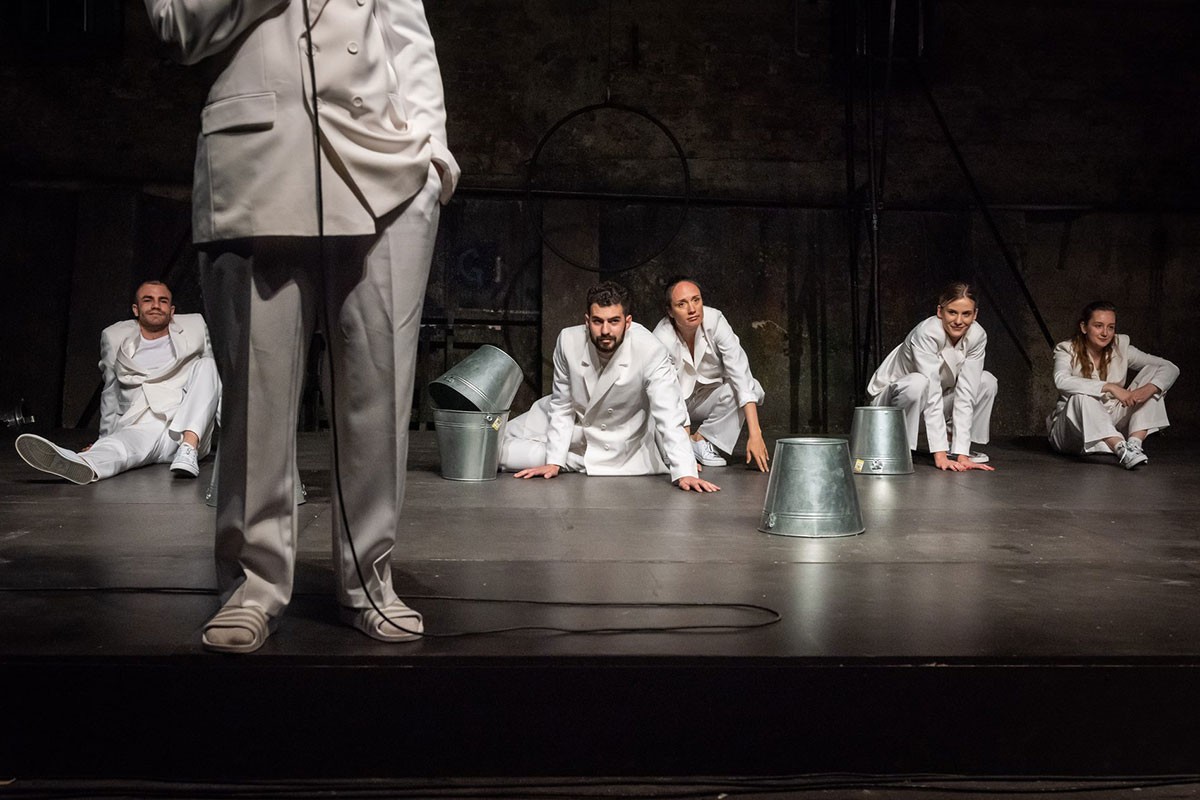 "Umjetnik u gladovanju" na sceni "Stolaboratorija"